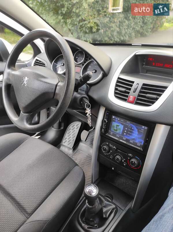Хэтчбек Peugeot 207 2012 в Львове