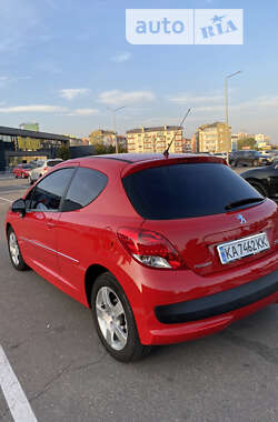 Хэтчбек Peugeot 207 2011 в 