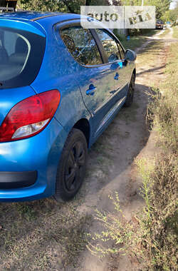 Хэтчбек Peugeot 207 2011 в 