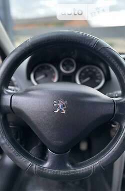 Хэтчбек Peugeot 207 2011 в Подволочиске