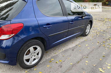 Хэтчбек Peugeot 207 2010 в Запорожье