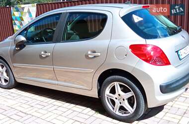 Хэтчбек Peugeot 207 2008 в Буче