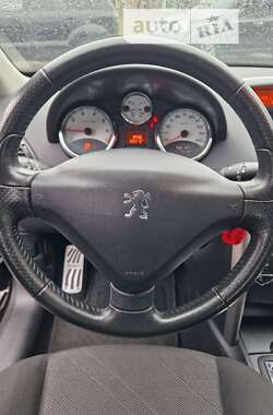 Хэтчбек Peugeot 207 2008 в 
