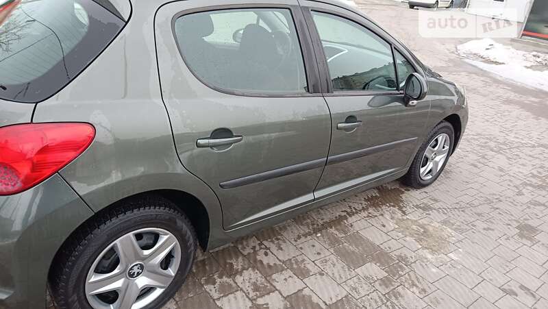 Хэтчбек Peugeot 207 2009 в Стрые