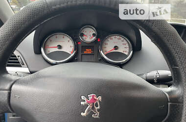 Хэтчбек Peugeot 207 2011 в Киеве