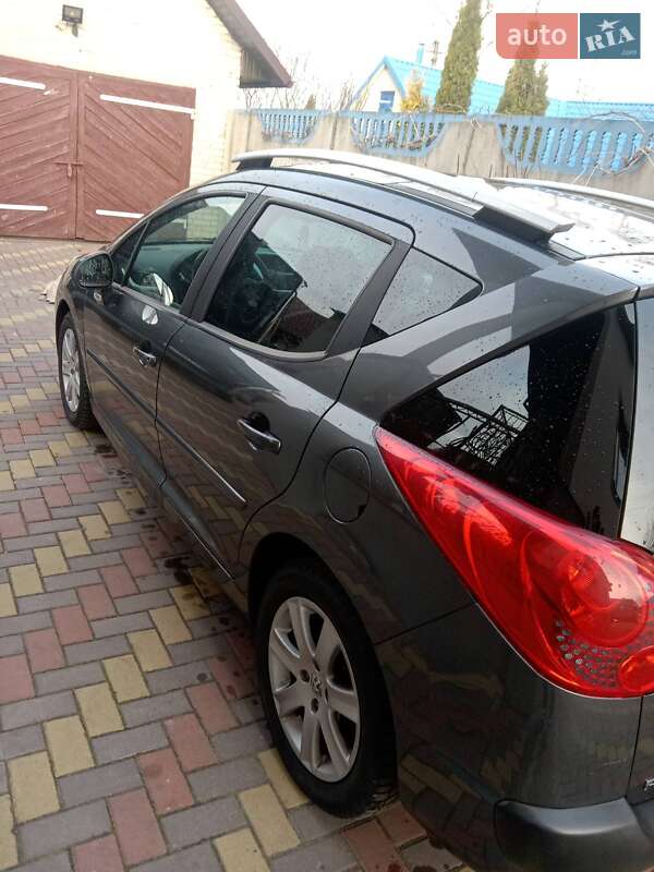 Универсал Peugeot 207 2007 в Горохове