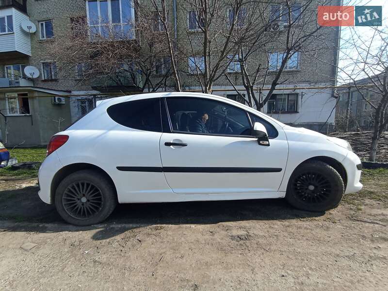 Хэтчбек Peugeot 207 2008 в Подольске
