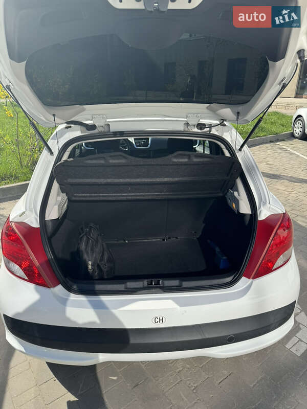 Хетчбек Peugeot 207 2009 в Луцьку