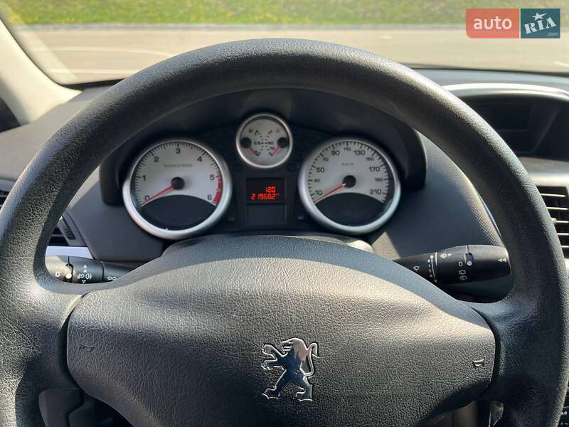 Універсал Peugeot 207 2010 в Вінниці