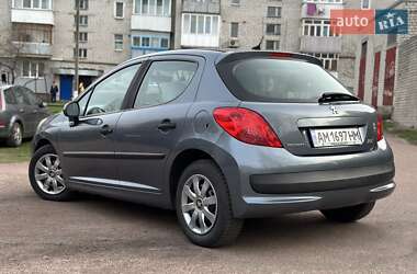 Хэтчбек Peugeot 207 2008 в Овруче