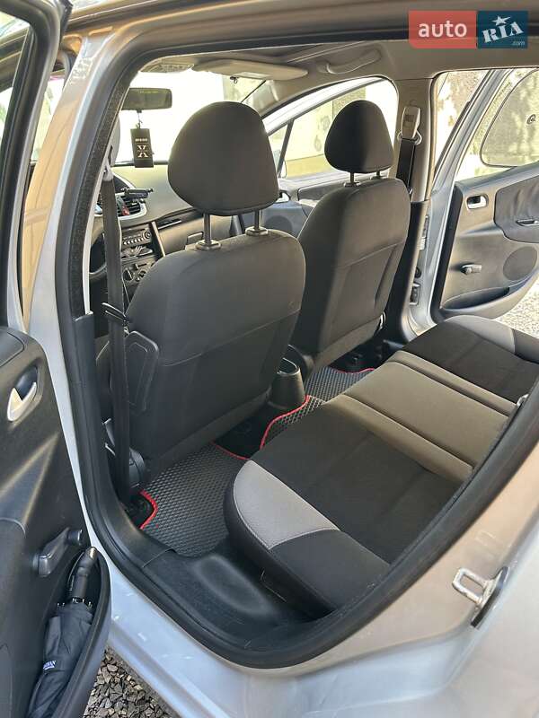 Універсал Peugeot 207 2007 в Ужгороді