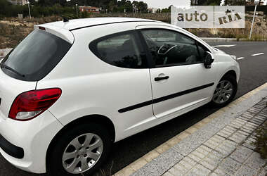 Хэтчбек Peugeot 207 2011 в Киеве