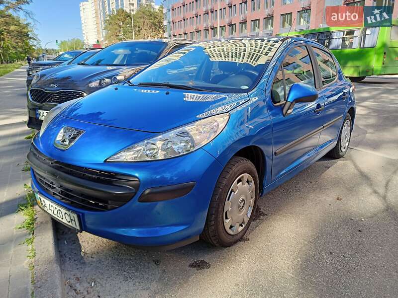 Хэтчбек Peugeot 207 2007 в Киеве