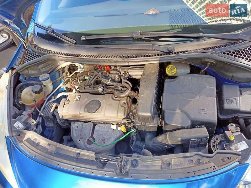 Хэтчбек Peugeot 207 2007 в Киеве