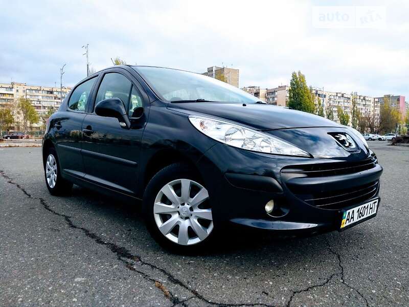 Хэтчбек Peugeot 207 2008 в Киеве