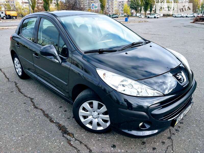 Хэтчбек Peugeot 207 2008 в Киеве