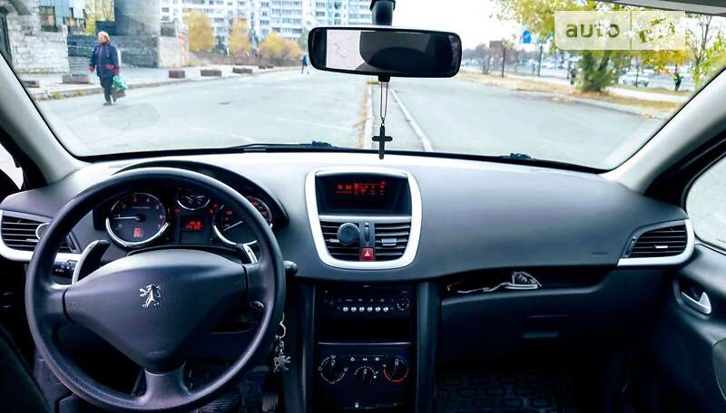Хэтчбек Peugeot 207 2008 в Киеве