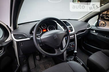 Хэтчбек Peugeot 207 2012 в Киеве