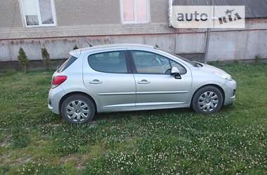 Хэтчбек Peugeot 207 2011 в Черновцах