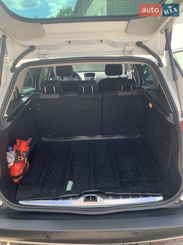 Універсал Peugeot 207 2011 в Бродах