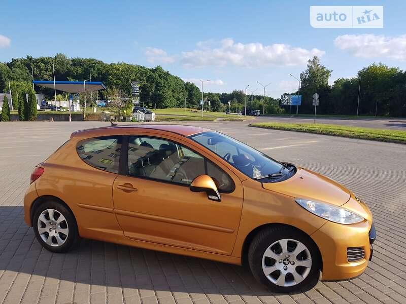 Хетчбек Peugeot 207 2008 в Львові