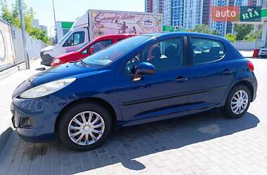 Хэтчбек Peugeot 207 2009 в 
