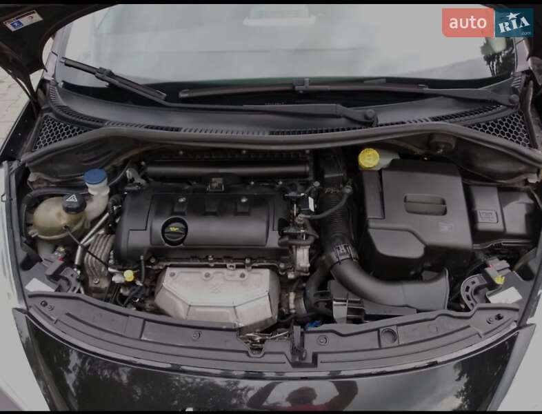 Універсал Peugeot 207 2010 в Чернівцях