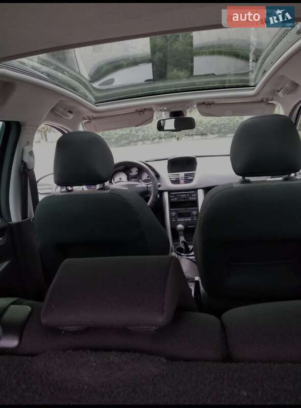Універсал Peugeot 207 2010 в Чернівцях