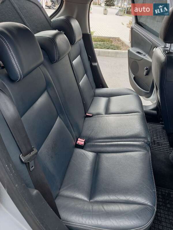 Хетчбек Peugeot 207 2008 в Дніпрі