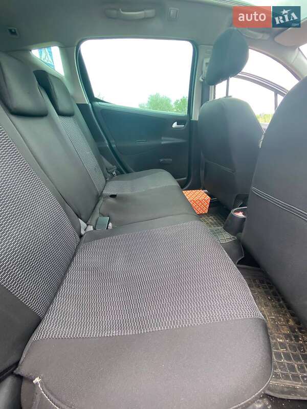 Универсал Peugeot 207 2009 в Самборе