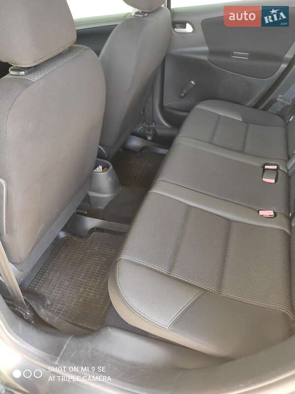 Универсал Peugeot 207 2012 в Павлограде фото 13 Универсал Peugeot 207 2012 в Павлограде