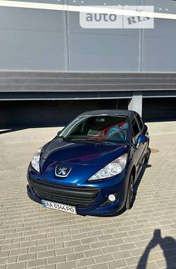 Хэтчбек Peugeot 207 2010 в Киеве