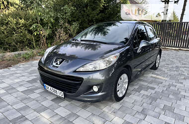 Хэтчбек Peugeot 207 2010 в Староконстантинове