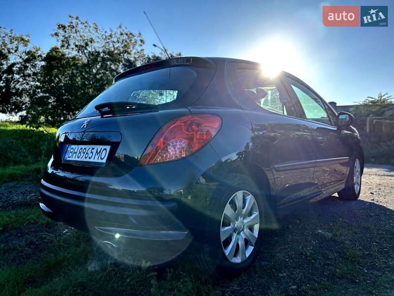 Хэтчбек Peugeot 207 2009 в Одессе