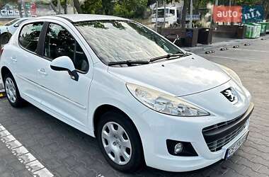 Хэтчбек Peugeot 207 2012 в Черновцах