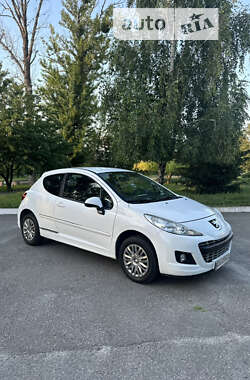 Хэтчбек Peugeot 207 2011 в Чугуеве