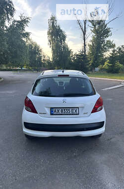 Хетчбек Peugeot 207 2011 в Чугуєві