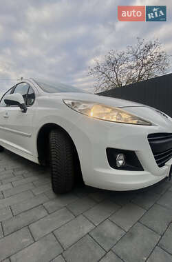Хэтчбек Peugeot 207 2009 в 