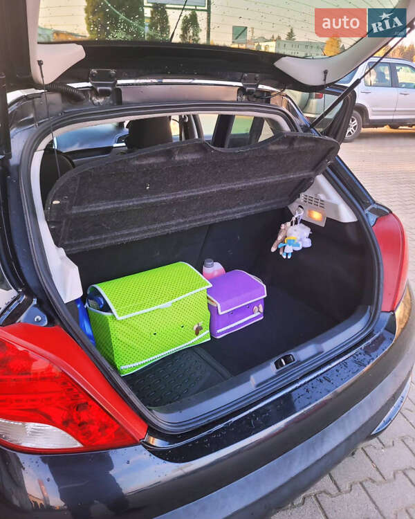 Хетчбек Peugeot 207 2012 в Івано-Франківську