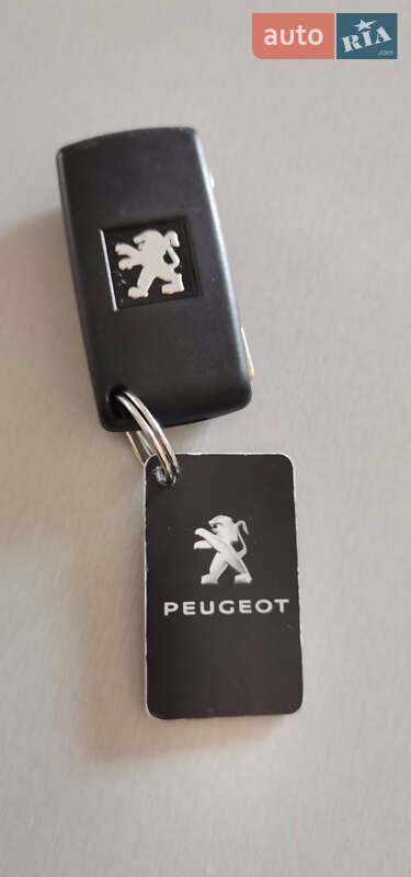 Хетчбек Peugeot 207 2012 в Івано-Франківську