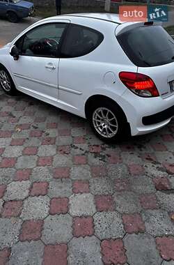 Хетчбек Peugeot 207 2011 в 