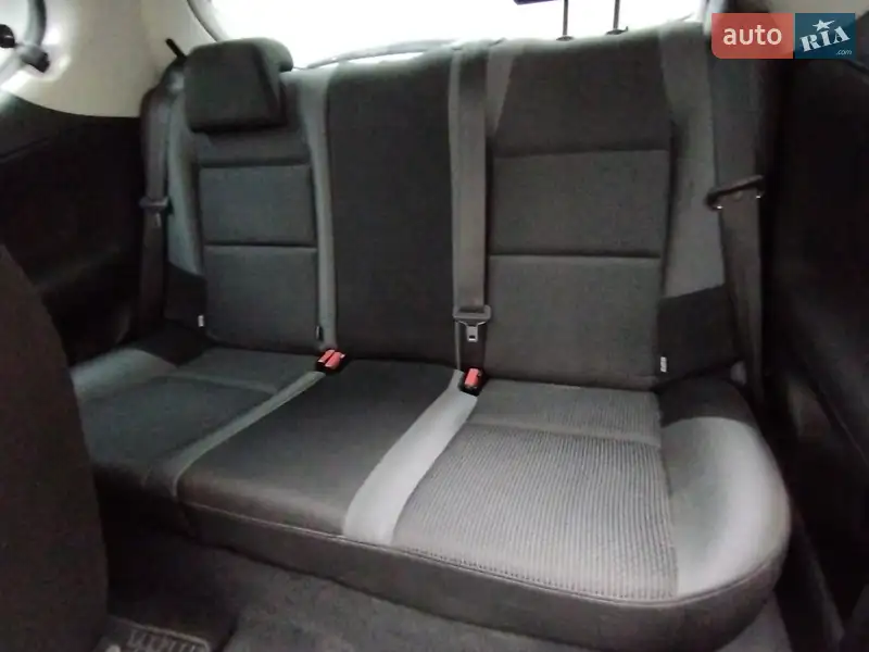 Хэтчбек Peugeot 207 2011 в 