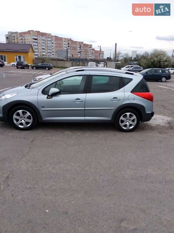 Универсал Peugeot 207 2011 в Киеве