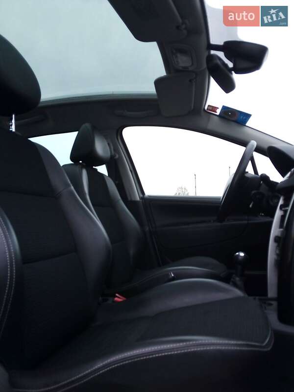 Универсал Peugeot 207 2011 в Киеве