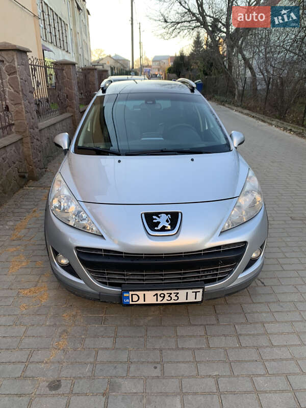 Універсал Peugeot 207 2011 в Львові