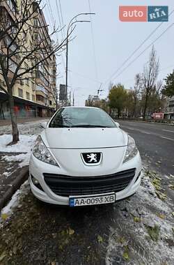 Хэтчбек Peugeot 207 2011 в Киеве