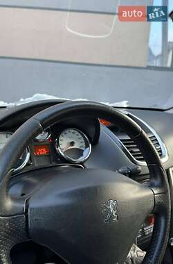 Хэтчбек Peugeot 207 2011 в Киеве