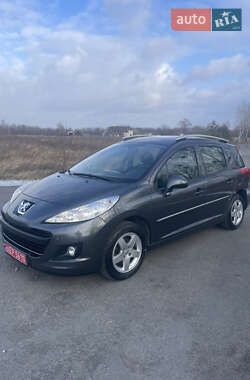 Универсал Peugeot 207 2010 в Коростене