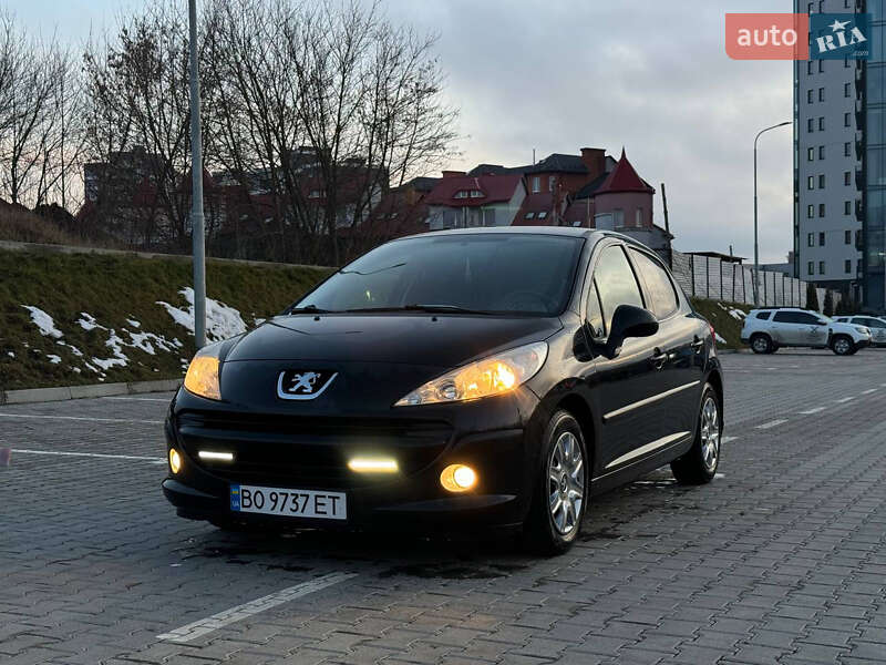 Хетчбек Peugeot 207 2008 в Тернополі