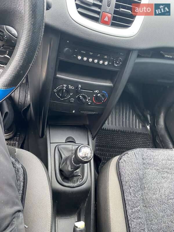 Хетчбек Peugeot 207 2008 в Старокостянтинові